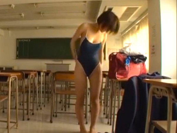 【スク水JK】「ねぇはずかしいってぇ…♡」スクール水着×ロリデカパイ！極上美少女JKと教室で濃厚生ハメセックス！